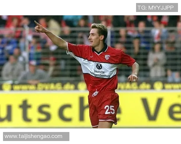 欧洲最小足球明星的传奇故事与成长历程揭秘